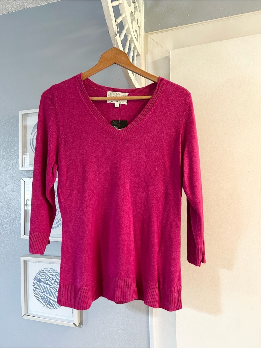 NWT Debbie Morgan Fuchsia Long Sleeve V-Neck 3/4 Length Sleeve Sweater Size L